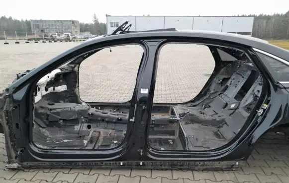 Audi A8 S8 D2 4D Sill
