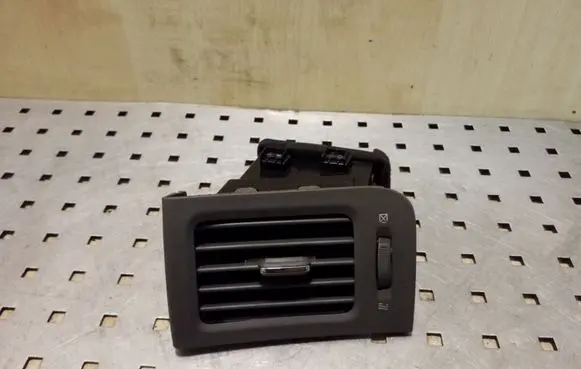 Nissan X-Trail T31 Dashboard side air vent grill/cover trim 68760JG00B P19670A75010