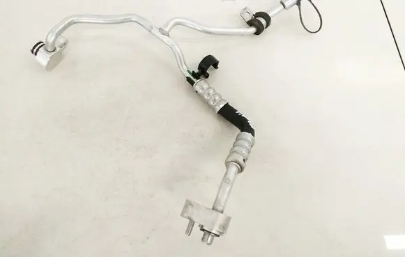 Air conditioning (A/C) pipe/hose