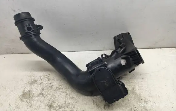 Mercedes-Benz Sprinter W906 Air intake duct part A6510900028 A6510903637