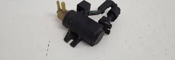 Opel Corsa D Turbo solenoid valve 55563534 E070810