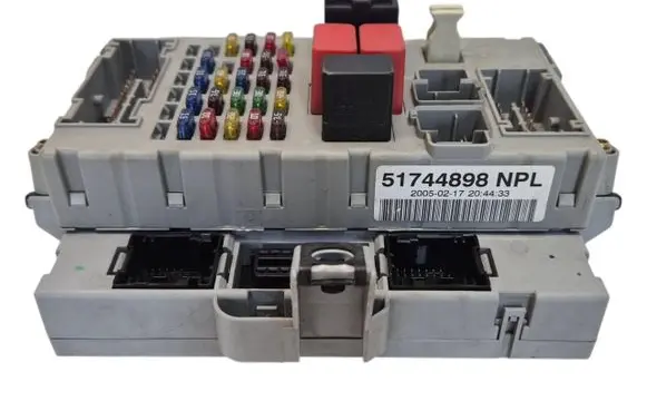 Fiat Punto (188) Fuse module 51744898NPL