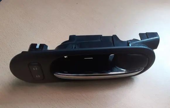 Mazda CX-7 Front door interior handle