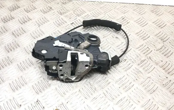 Lexus IS 220D-250-350 Front door lock 5L2313