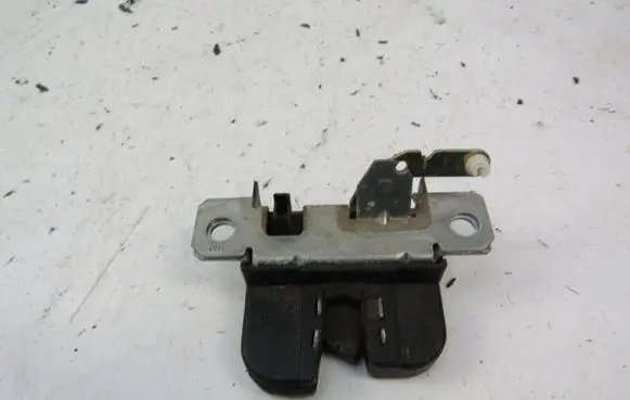 Volkswagen Polo Tailgate/trunk/boot lock/catch/latch 