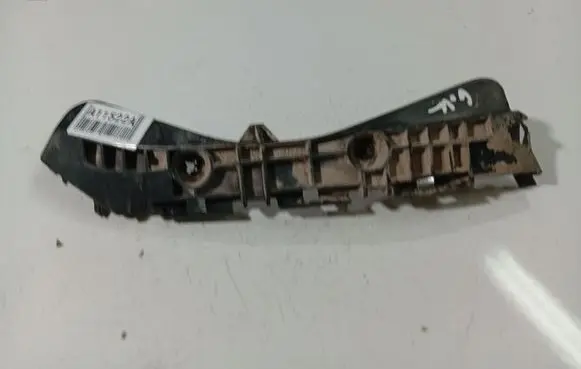 Toyota Auris 150 Rear bumper mounting bracket