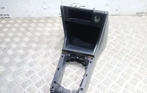 Volkswagen PASSAT B4 Center console 3A1863243A