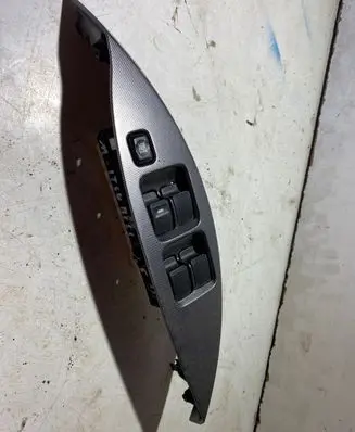 Mitsubishi Grandis Electric window control switch Mn141066