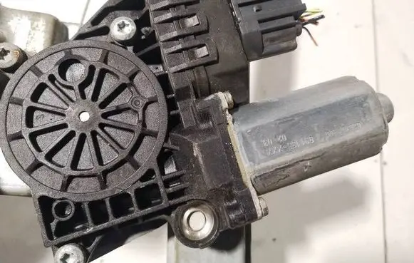 Jaguar X-Type Rear door window regulator motor 991135XXX