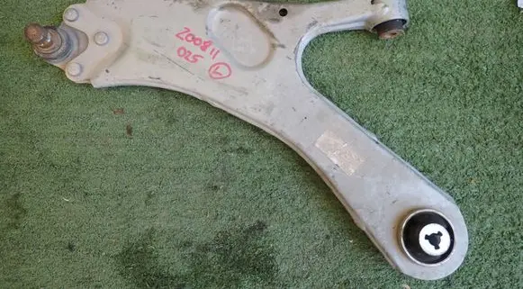 Peugeot 2008 II Front lower control arm/wishbone 