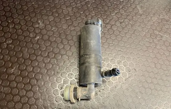 Toyota Avensis T270 Headlight washer pump 31029 021916 200509