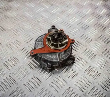 Audi A5 Sportback 8TA Vacuum pump 06E145100M