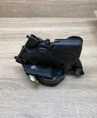 Toyota Prius (XW20) Front door lock MD4DOORLOCK