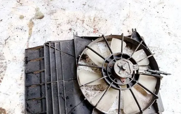 Opel Agila B Radiator cooling fan shroud 2635005820