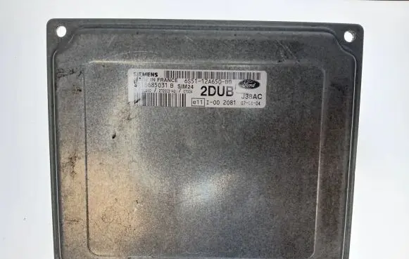 Ford Focus Engine control unit/module 6S5112A650BB S118685031B 2DUB