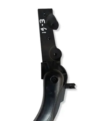 BMW 5 E60 E61 Engine bonnet (hood) release handle 51437052579