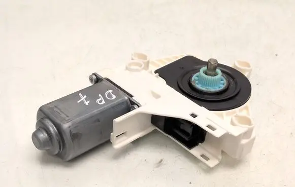 Audi A6 C7 Front door window regulator motor 8K0959802B