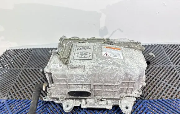 Toyota Yaris Voltage converter inverter G920052010