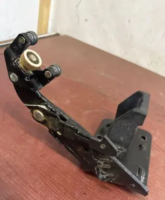 Renault Master III Sliding door lower roller guide/hinge 7459614697r