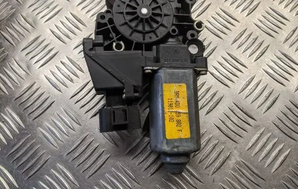 Audi A4 S4 B5 8D Rear door window regulator motor 0536001401