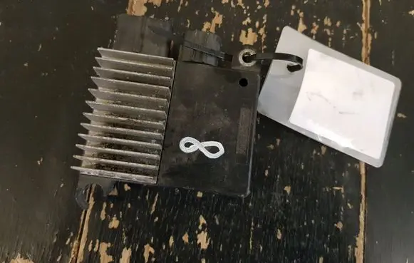 Mazda 5 Coolant fan relay 4993003330