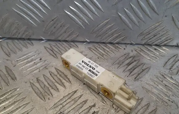 Volvo XC90 Airbag deployment crash/impact sensor 8651755 150607 008955