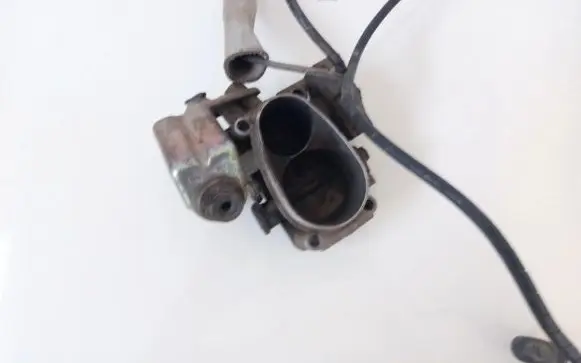 Renault Laguna I Throttle valve 71405105