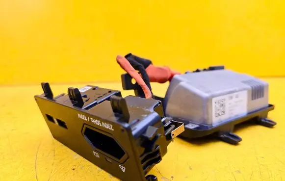 Skoda Superb B8 (3V) Voltage converter inverter 5Q0907155B
