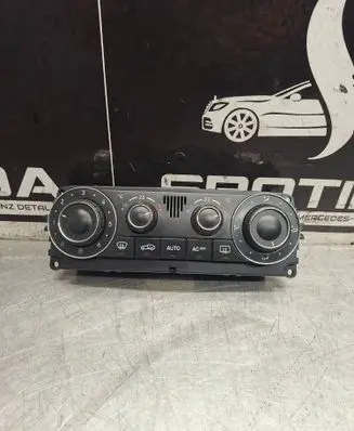 Mercedes-Benz C W203 Climate control unit A2038301785 9140010525