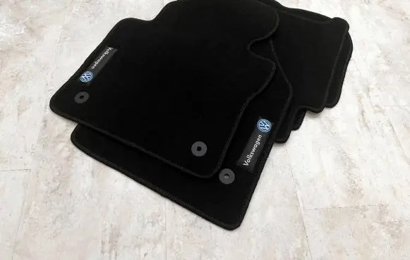 Volkswagen Touran II Car floor mat set 