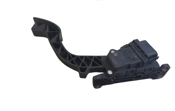 Ford Focus Accelerator throttle pedal 4M519F836AH
