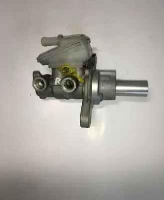 Honda CR-V Master brake cylinder 0204Y24357