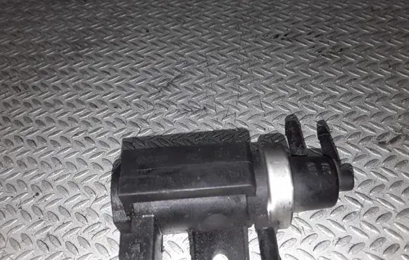 Volkswagen PASSAT B5.5 Turbo solenoid valve 72190320