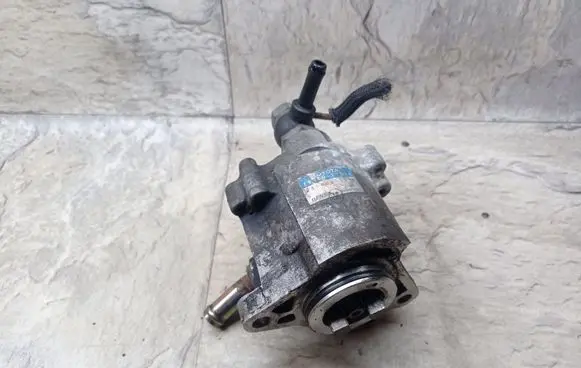 Toyota Corolla E120 E130 Vacuum pump 2930027010 0810002590
