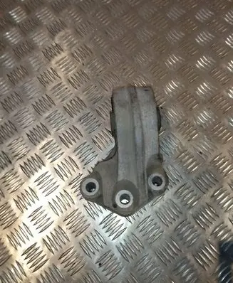 Opel Antara Gearbox mount X01187