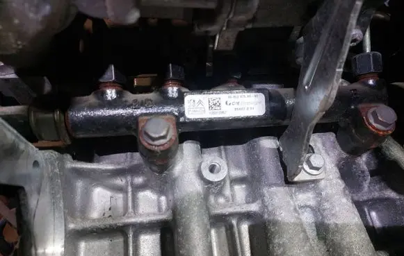 Volvo S60 Fuel main line pipe 9685297580 130312057 28497Z01