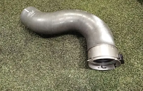 Renault Master III Intercooler hose/pipe 1126095 27951044