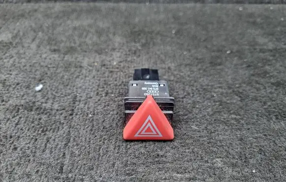 Audi A3 S3 A3 Sportback 8P Hazard light switch 8P0941509