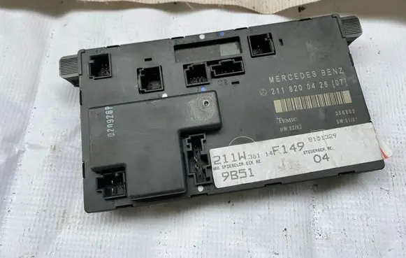 Mercedes-Benz E W211 Door control unit/module A2118200426 2118200426
