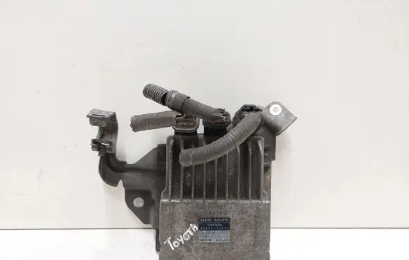 Toyota Corolla Verso E121 Fuel injection control unit/module 8987120070 1310001371