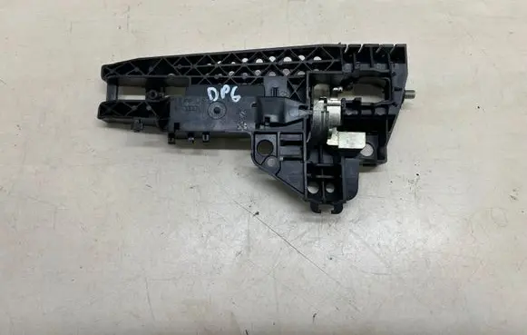 Rear door exterior handle/bracket