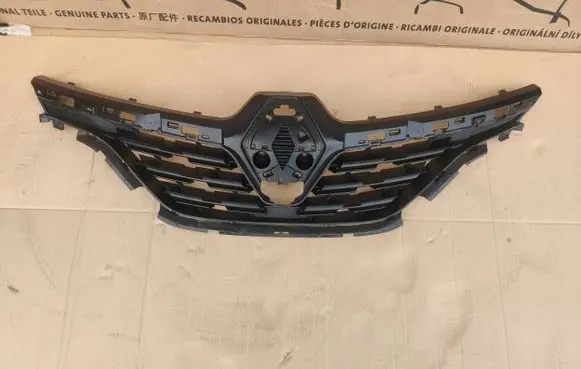 Renault Captur II Front grill 623105565R