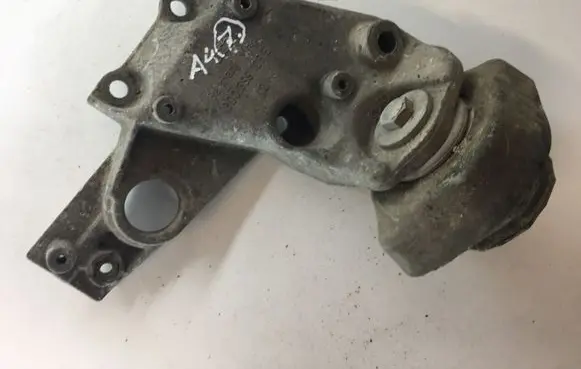Audi A4 S4 B5 8D Gearbox mounting bracket 8D0399108E
