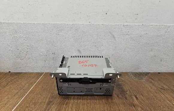 Radio/CD/DVD/GPS head unit