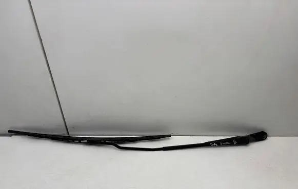 Front wiper blade arm