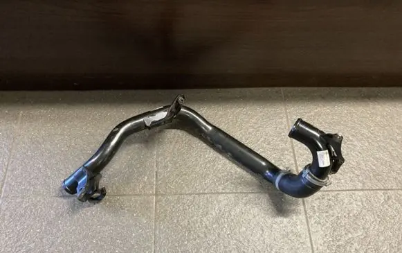 Volvo V50 Intercooler hose/pipe AV6C646VA