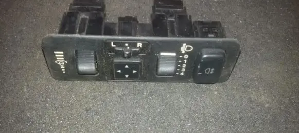 Mitsubishi Carisma Wing mirror switch mr740609