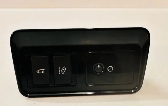 Jaguar F-Pace Tailgate opening switch HK8311654DB