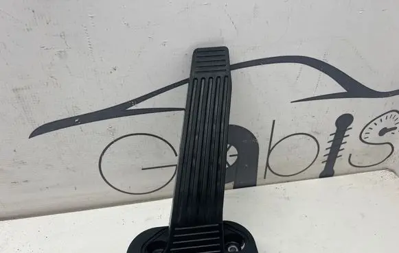 Toyota RAV 4 (XA50) Accelerator throttle pedal 