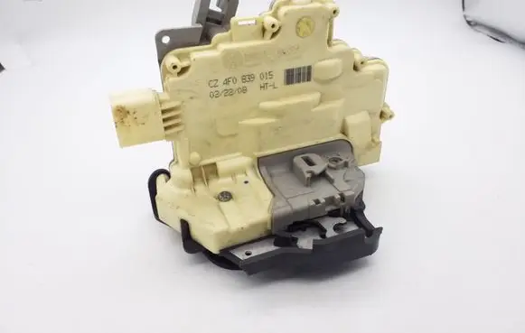 Audi A3 S3 8P Rear door lock 4F0839015